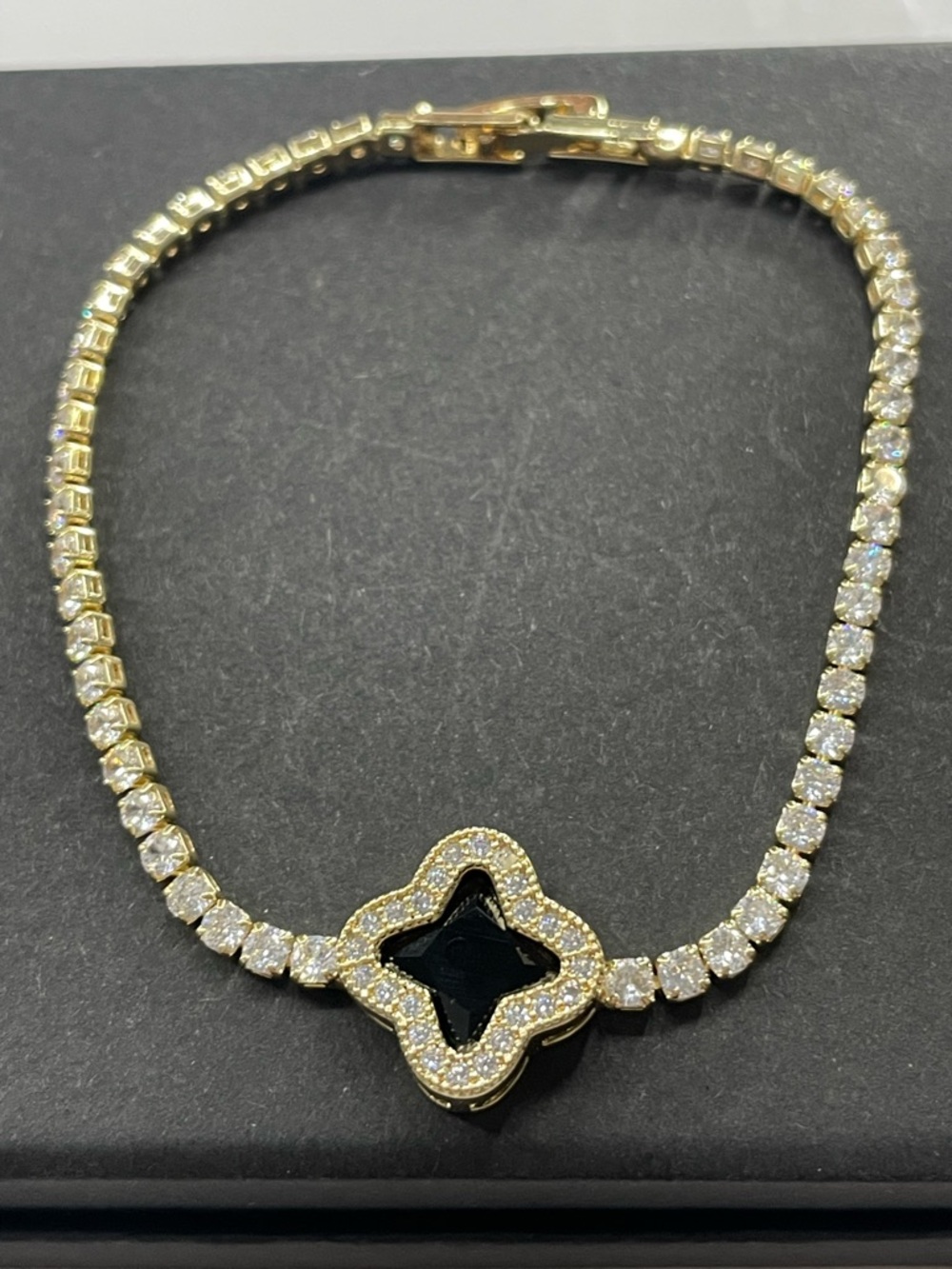18k Gold Clover Bracelet with Black Onyx Center and Pavé Accents - Picture 6 of 6